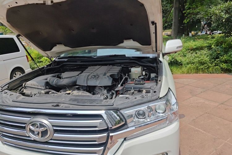 Used Toyota Land Cruiser  Engine Bay Left