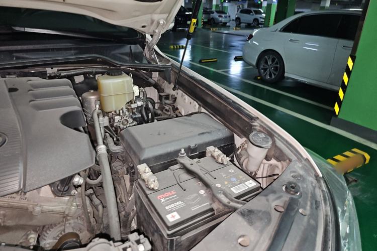 Used Toyota Land Cruiser 2016 4.0L Automatic VX-R Engine Bay Left