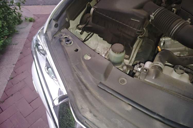 Used Toyota Land Cruiser  Engine Bay Right