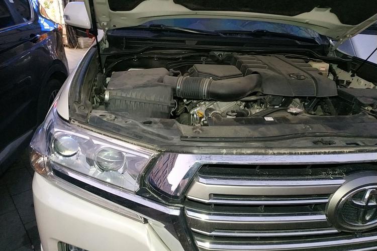 Used Toyota Land Cruiser 2016 4.0L Automatic GX-R Engine Bay Right