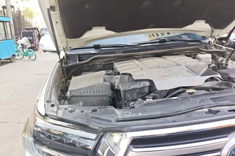 Used Toyota Land Cruiser 2016 4.6L GX-R Middle East Engine Bay Right