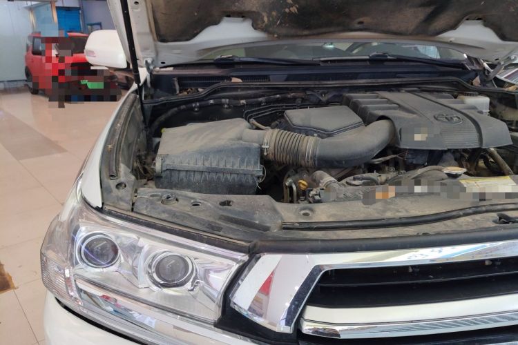 Used Toyota Land Cruiser  Engine Bay Right