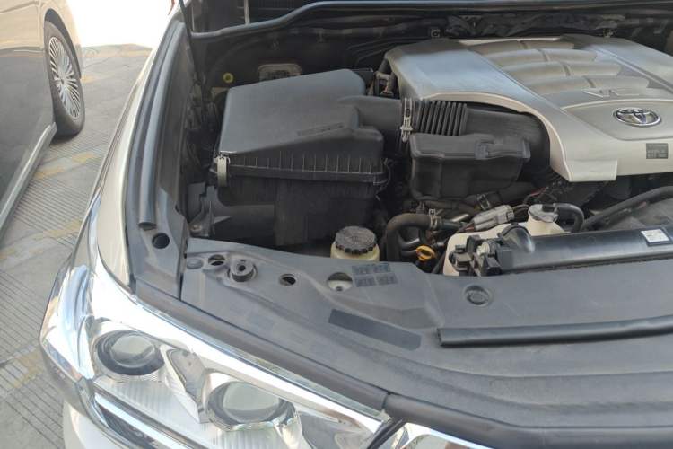 Used Toyota Land Cruiser 2016 4.6L Automatic VX-R Engine Bay Right