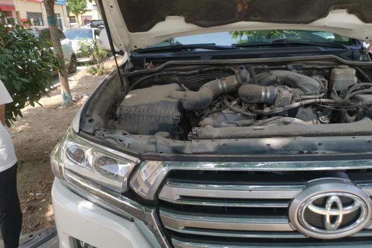 Used Toyota Land Cruiser 2016 4.0L Automatic Parallel Import Version 5 Seats Engine Bay Right