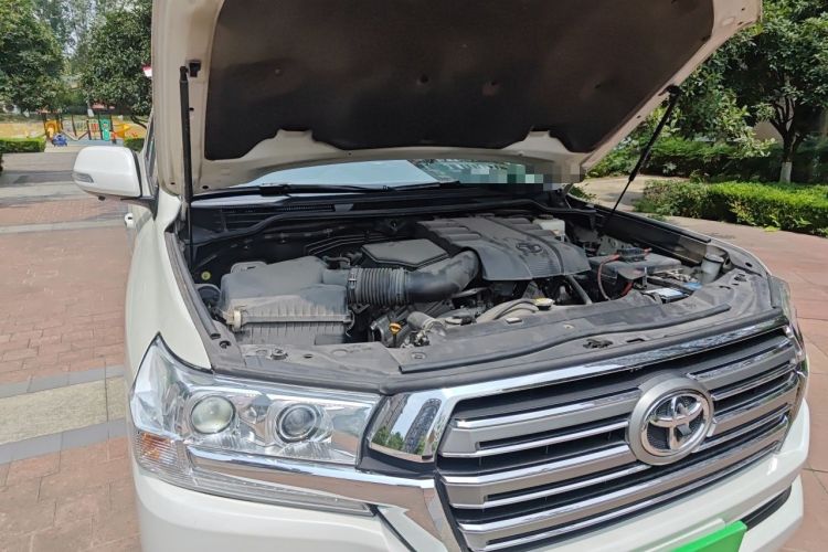 Used Toyota Land Cruiser  Engine Bay Right