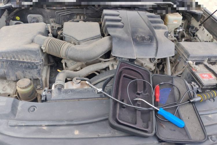 Used Toyota Land Cruiser  Engine Bay