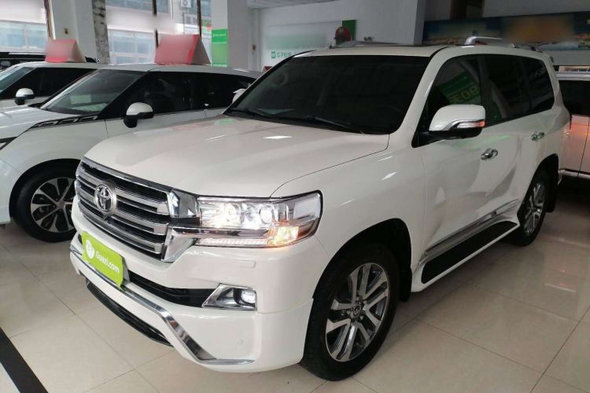 Used Toyota Land Cruiser 2016 4.0L Gasoline 8-Seater Middle East Version Front Left 45 Deg