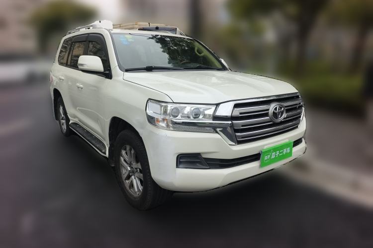 Used Toyota Land Cruiser 2016 4.0L GX 8-Seater U.S. Specification Front Right 45 Deg