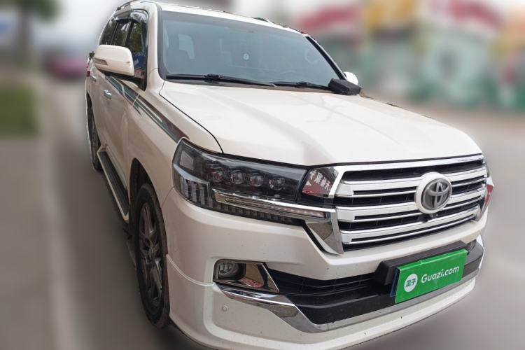 Used Toyota Land Cruiser 2016 4.0 GX-R Dual Fuel Dual Differential – Middle East Front Right 45 Deg