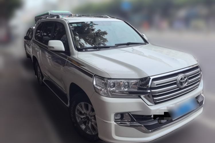 Used Toyota Land Cruiser 2016 4.0L Automatic GX-R Front Right 45 Deg