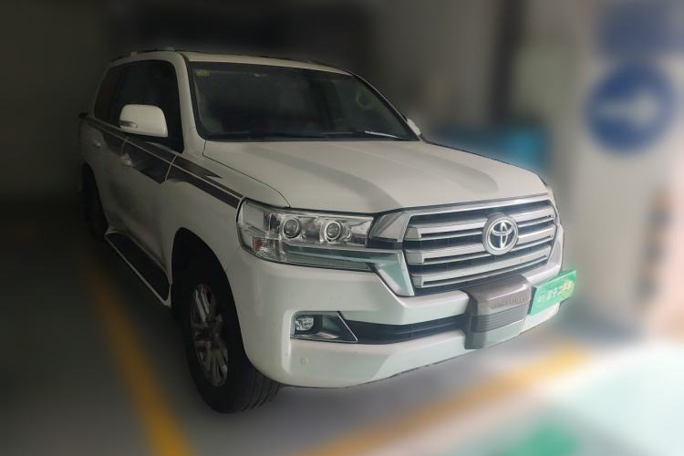 Used Toyota Land Cruiser 2016 4.0L Gasoline 8-Seater U.S. Specification Front Right 45 Deg