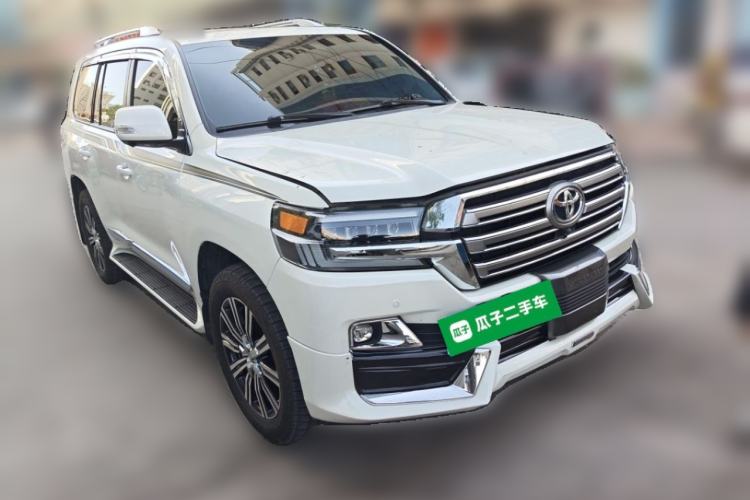 Used Toyota Land Cruiser 2016 4.6L GX-R Middle East Front Right 45 Deg