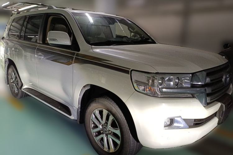 Used Toyota Land Cruiser 2016 4.0L Gasoline 8-Seater U.S. Specification Front Right 45 Deg