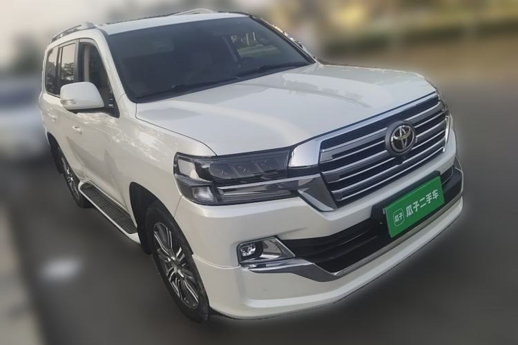 Used Toyota Land Cruiser 2016 4.0 GX-R Dual Fuel Dual Differential – Middle East Front Right 45 Deg