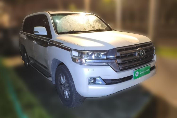 Used Toyota Land Cruiser 2016 4.0 GX-R Dual Fuel Dual Differential – Middle East Front Right 45 Deg