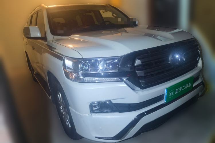 Used Toyota Land Cruiser 2016 5.7L Automatic/Manual Transmission EX-R Middle East Front Right 45 Deg