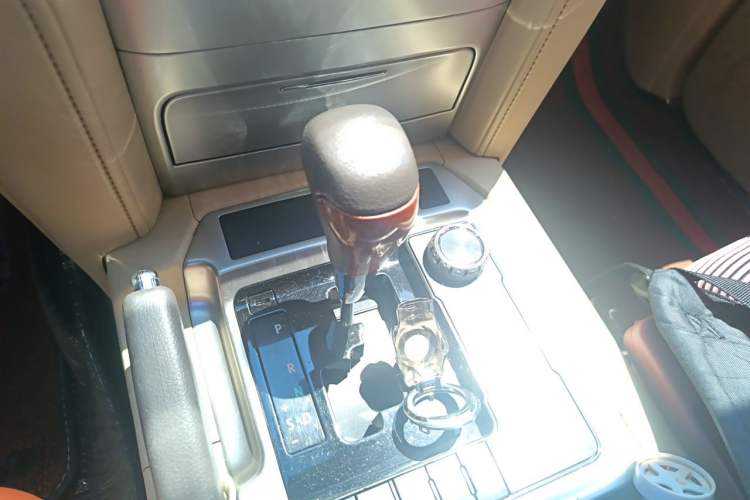 Used Toyota Land Cruiser 2016 4.0L Automatic Transmission Middle East Version Gear Lever