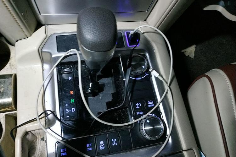 Used Toyota Land Cruiser 2016 4.0L Automatic GX-R Gear Lever