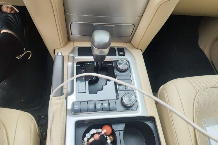 Used Toyota Land Cruiser 2016 4.0L Gasoline 8-Seater Middle East Version Gear Lever