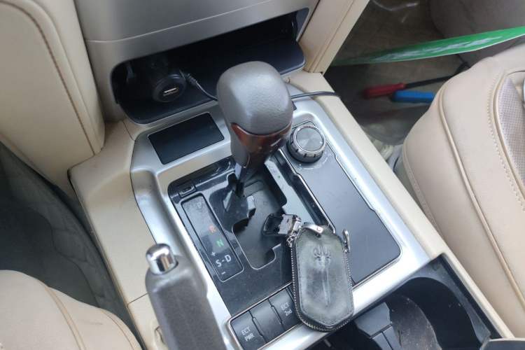 Used Toyota Land Cruiser 2016 4.0L GX 5-Seater U.S. Specification Gear Lever