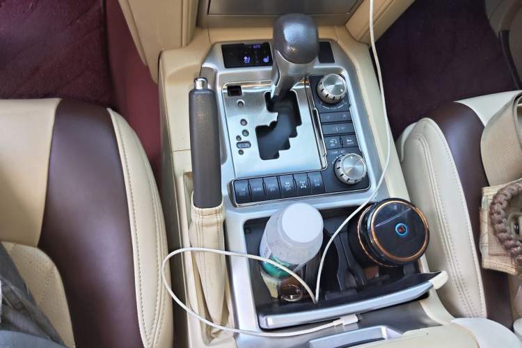 Used Toyota Land Cruiser 2016 4.6L GX-R Middle East Gear Lever