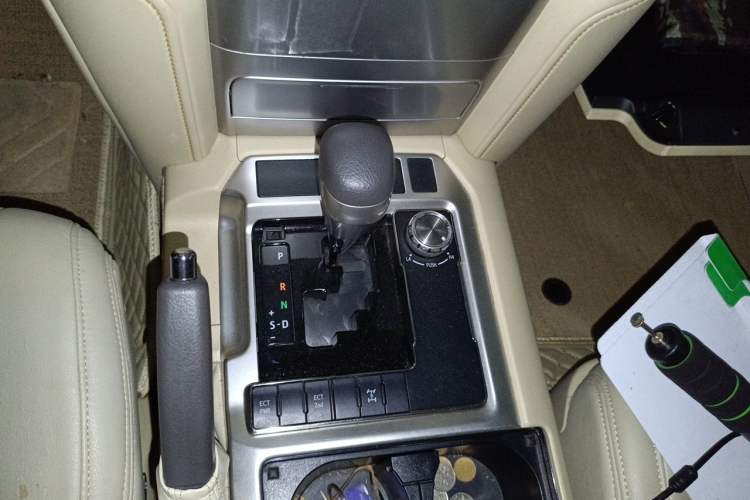 Used Toyota Land Cruiser 2016 4.0L Gasoline 8-Seater U.S. Specification Gear Lever