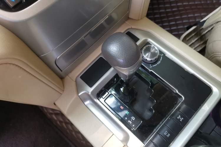 Used Toyota Land Cruiser 2016 4.0L Automatic Parallel Import Version 5 Seats Gear Lever