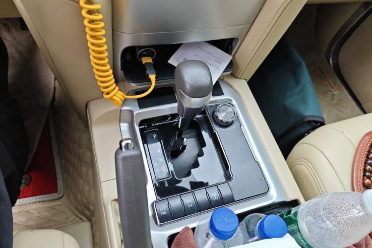 Used Toyota Land Cruiser 2016 4.0L Gasoline 8-Seater Middle East Version Gear Lever