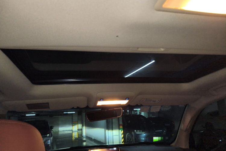 Used Toyota Land Cruiser 2016 4.6L GX-R Middle East Headliner