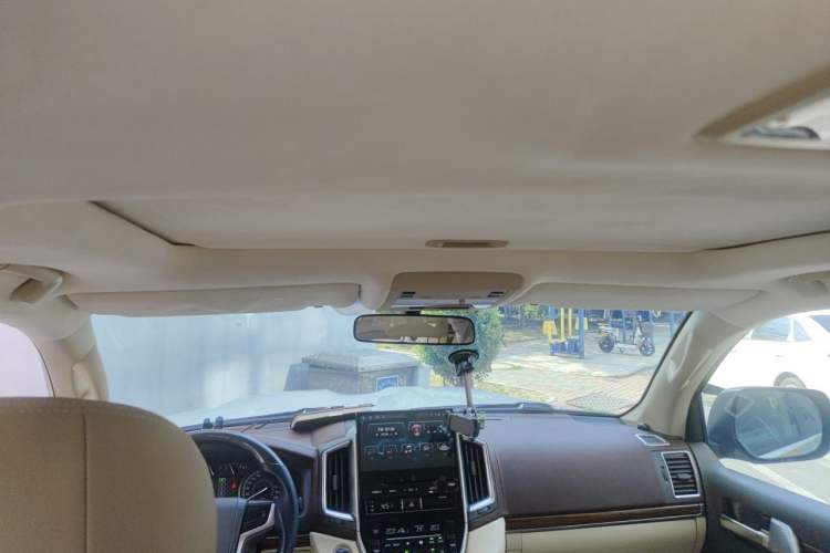 Used Toyota Land Cruiser 2016 4.0L GX-R Dual Differential – Middle East Headliner