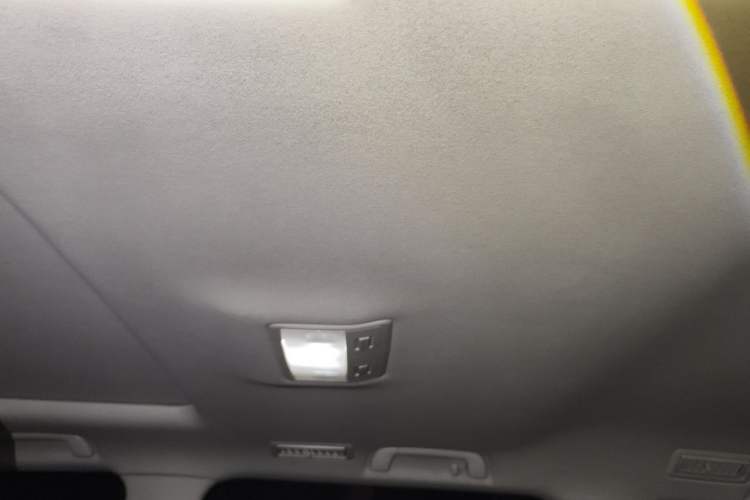 Used Toyota Land Cruiser 2016 4.0 GX-R Dual Fuel Dual Differential – Middle East Headliner