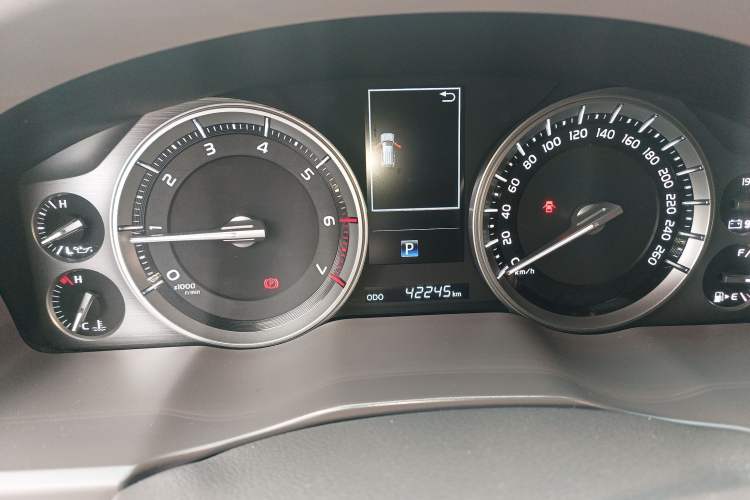 Used Toyota Land Cruiser 2016 4.0 GX-R Dual Fuel Dual Differential – Middle East Instrument Cluster