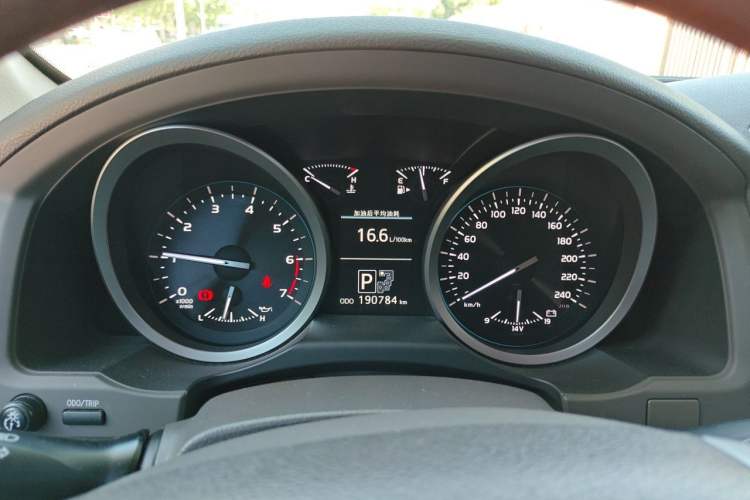 Used Toyota Land Cruiser  Instrument Cluster