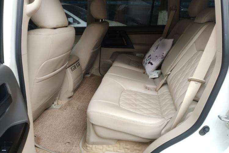 Used Toyota Land Cruiser 2016 4.0L Automatic GX-R Interior 4