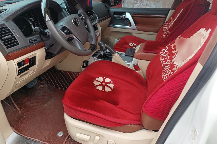 Used Toyota Land Cruiser 2016 4.0 GX-R Dual Fuel Dual Differential – Middle East Left Front Seat