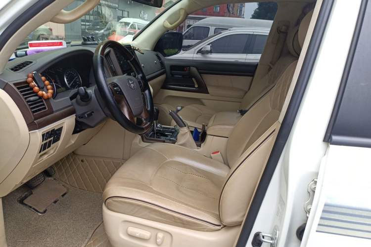 Used Toyota Land Cruiser 2016 4.0L Automatic Parallel Import Version 5 Seats Left Front Seat