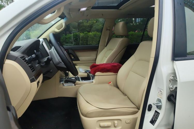 Used Toyota Land Cruiser 2016 4.0L Gasoline 8-Seater Middle East Version Left Front Seat