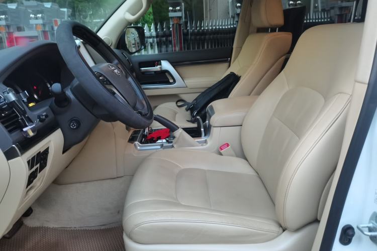 Used Toyota Land Cruiser 2016 4.6L Automatic VX-R Left Front Seat
