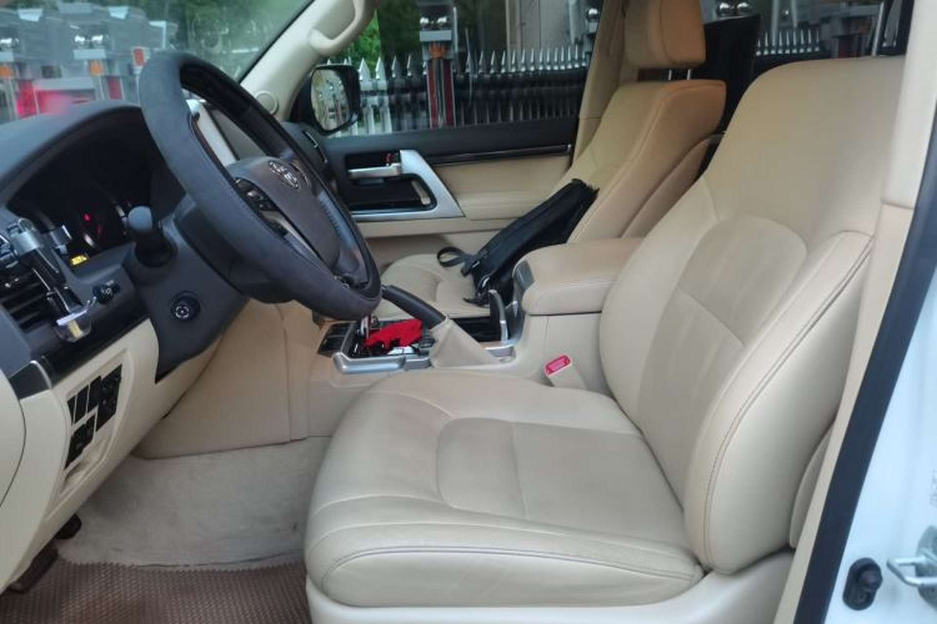 Used Toyota Land Cruiser 2016 4.6L Automatic VX-R Left Front Seat