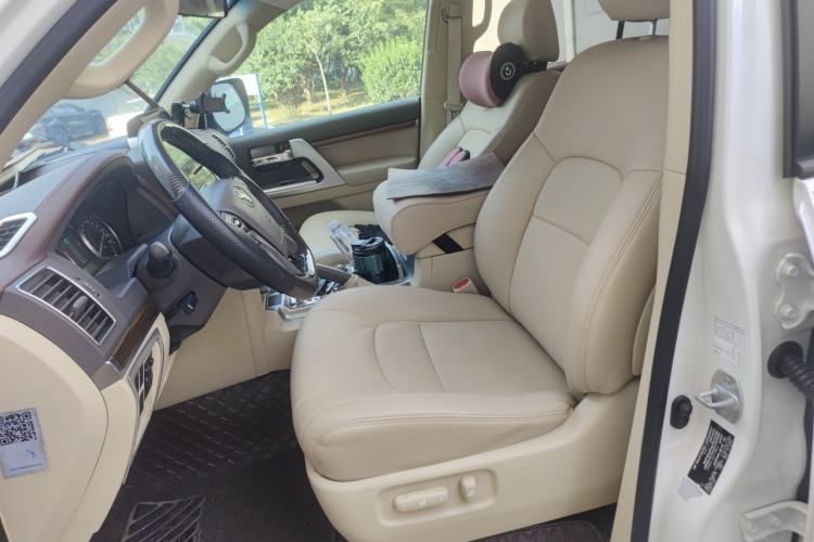 Used Toyota Land Cruiser 2016 4.0L GX-R Dual Differential – Middle East Left Front Seat