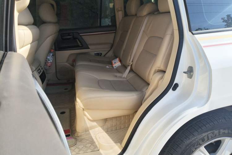 Used Toyota Land Cruiser 2016 4.0L Gasoline 8-Seater Middle East Version Left Rear Seat