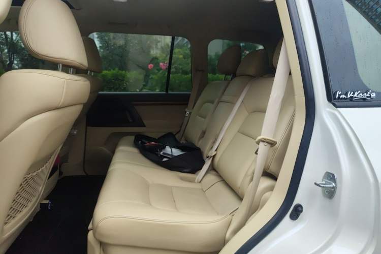Used Toyota Land Cruiser 2016 4.0L Gasoline 8-Seater Middle East Version Left Rear Seat