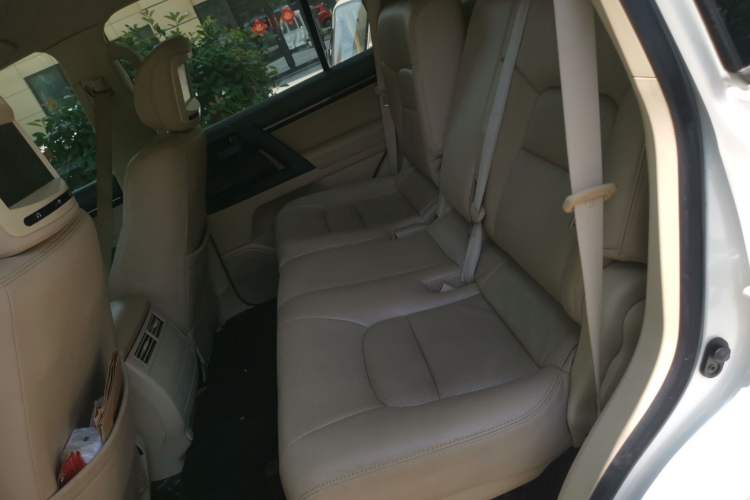 Used Toyota Land Cruiser 2016 4.0L Automatic Parallel Import Version 5 Seats Left Rear Seat