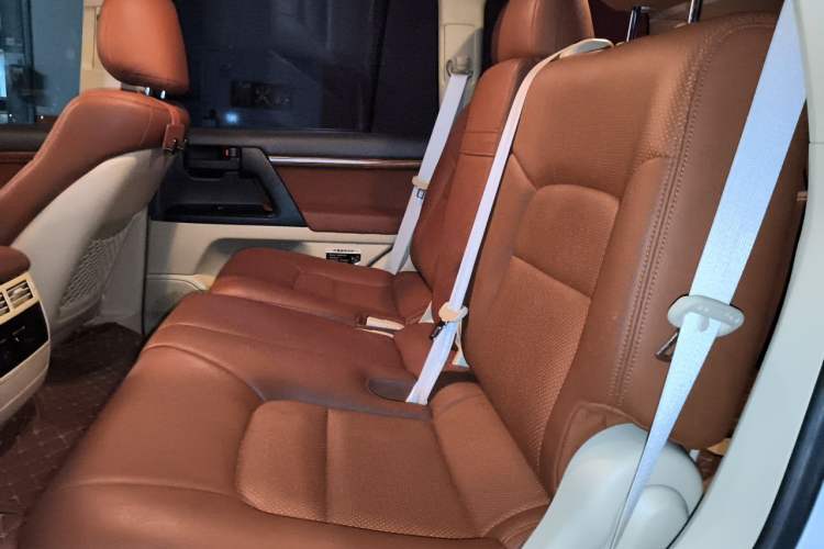 Used Toyota Land Cruiser 2016 4.6L GX-R Middle East Left Rear Seat