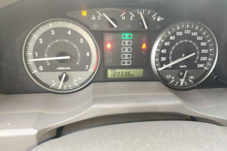 Used Toyota Land Cruiser 2016 4.0L Gasoline 8-Seater Middle East Version Odometer Close Up