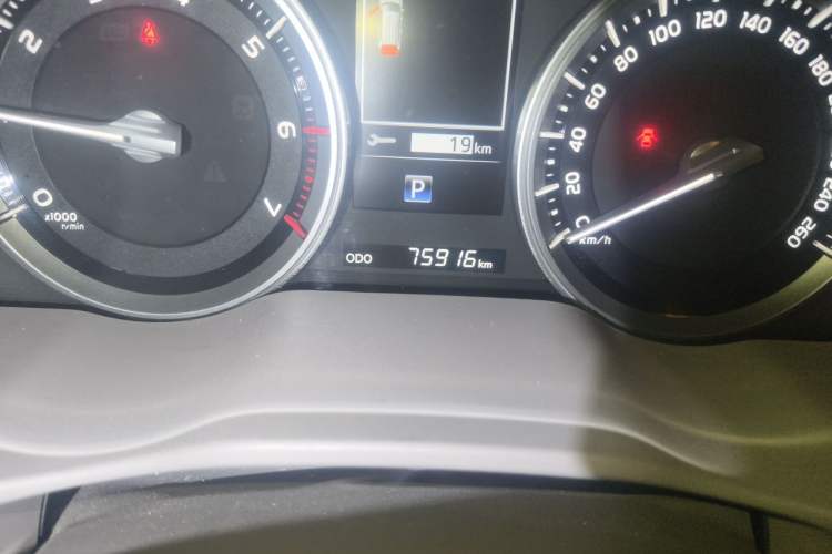 Used Toyota Land Cruiser 2016 5.7L Automatic/Manual Transmission EX-R Middle East Odometer Close Up