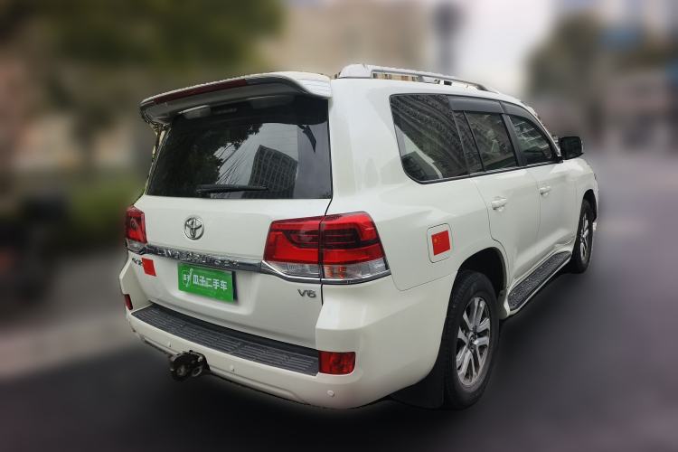 Used Toyota Land Cruiser 2016 4.0L GX 8-Seater U.S. Specification Rear Right 45 Deg