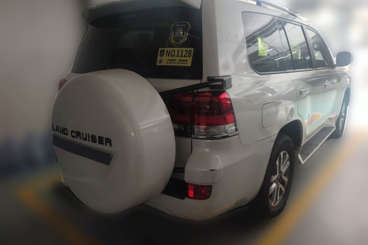 Used Toyota Land Cruiser 2016 4.0L Gasoline 8-Seater U.S. Specification Rear Right 45 Deg
