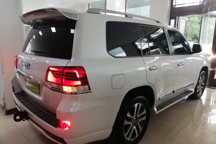 Used Toyota Land Cruiser 2016 4.0L Gasoline 8-Seater Middle East Version Rear Right 45 Deg