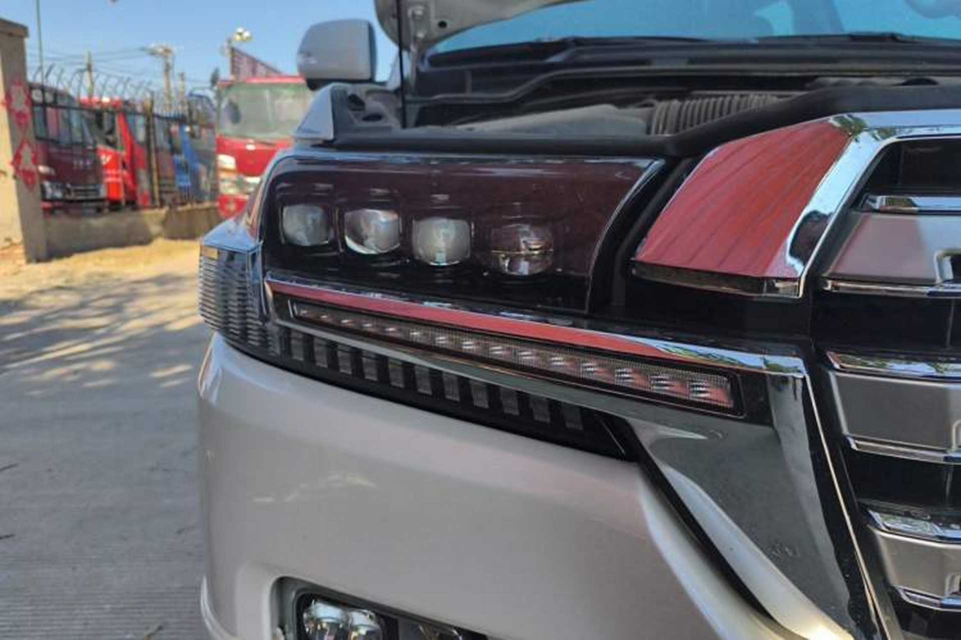 Used Toyota Land Cruiser  Right Front Headlight